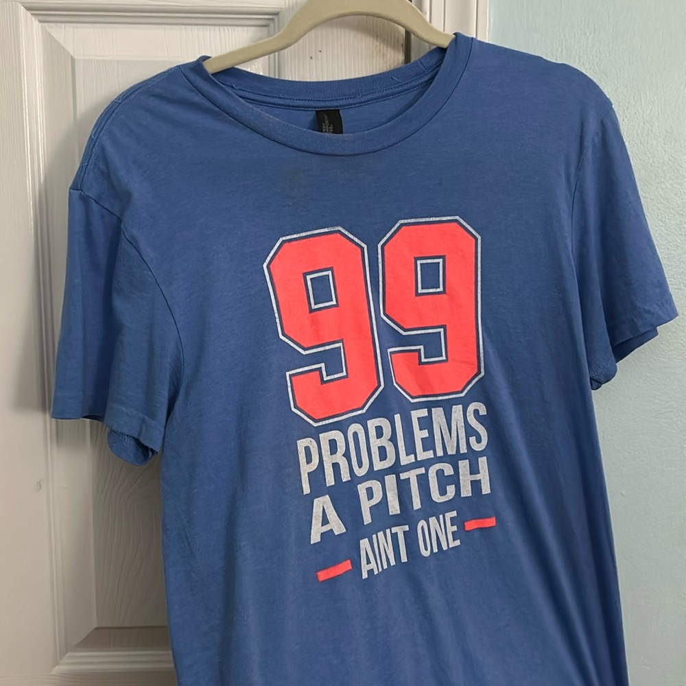 Softball tee